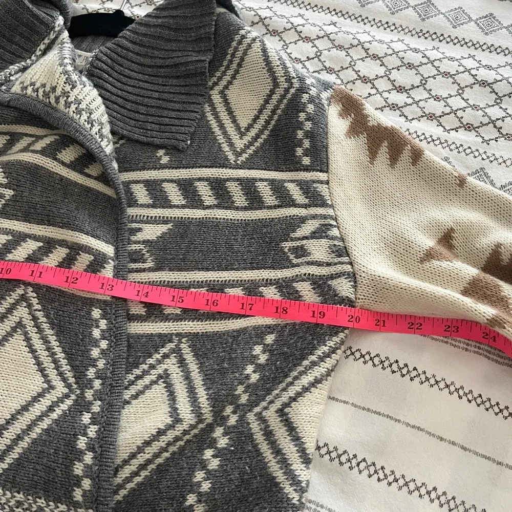 Pink Rose Open-Front Southwestern Cardigan in Gray, Cream & Brown- Size Medium